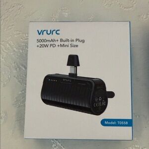 Source Unknown vrurc Black 5000mAh Portable Charger with Built-in Plug